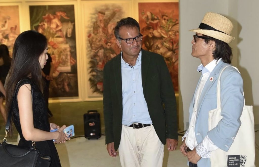 Con Jonny Wang, curatore della Biennale Italia-Cina, Art District 798, Pechino 2016